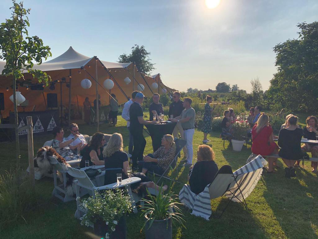 feesten bij de tent